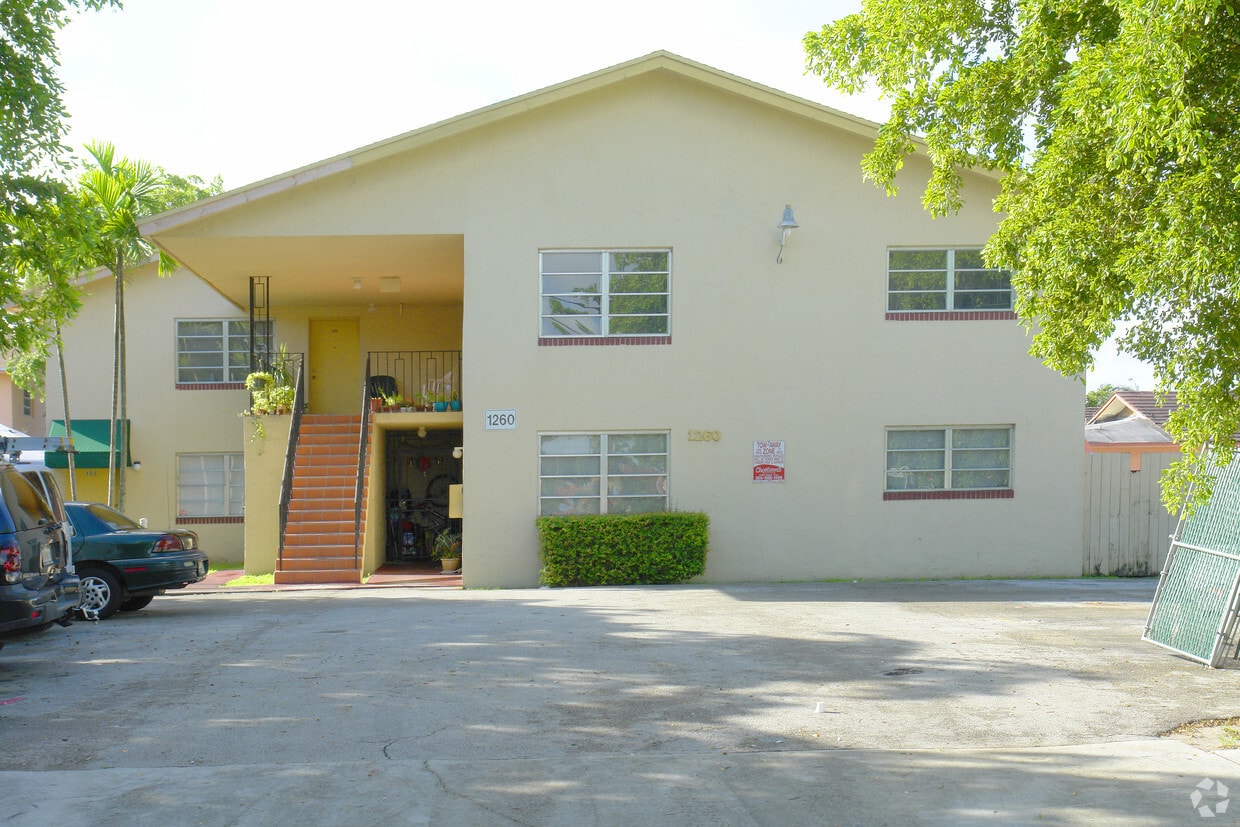 1260 W 37th St, Hialeah, FL 33012 1260 W 37th St Hialeah, FL