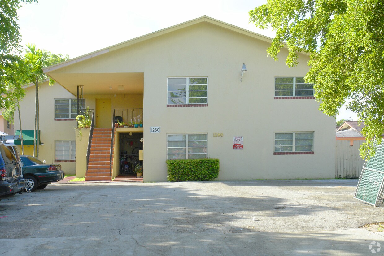 Foto del edificio - 1260 W 37th St