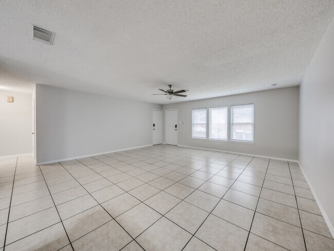 Foto del edificio - Converse, TX - House - $1,645.00 Available...