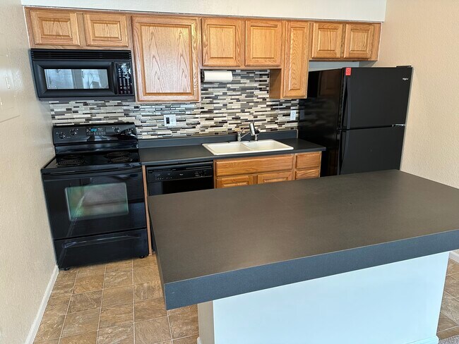 Kitchen - 9170 E Arbor Cir