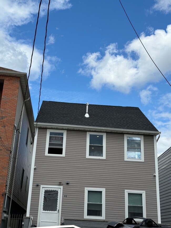 Foto del edificio - 19 Nichols St