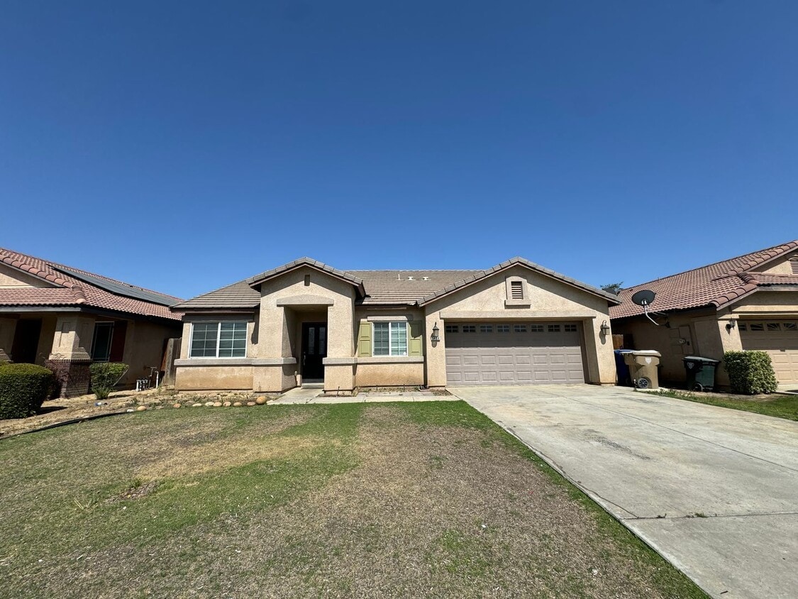 Primary Photo - Beautiful and spacious 3 bedroom!