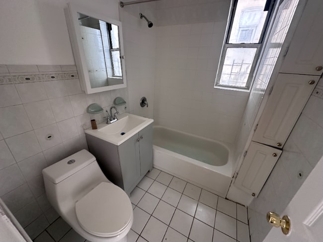 Photo - 1343 Boynton Ave Apartment