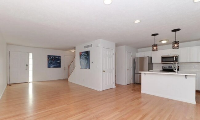 Foto del edificio - Spacious & Stylish 4-Bed, 4-Bath Townhome ...