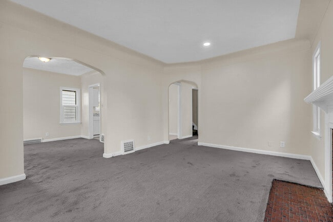 Building Photo - 13575 Rutherford St