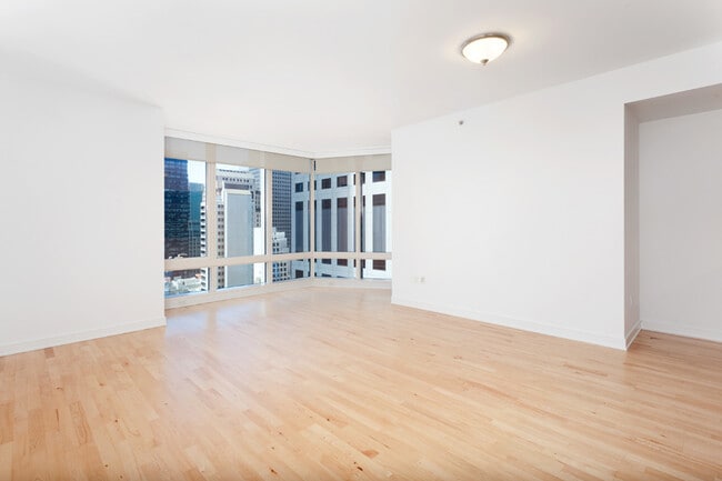 Building Photo - 301 Mission St