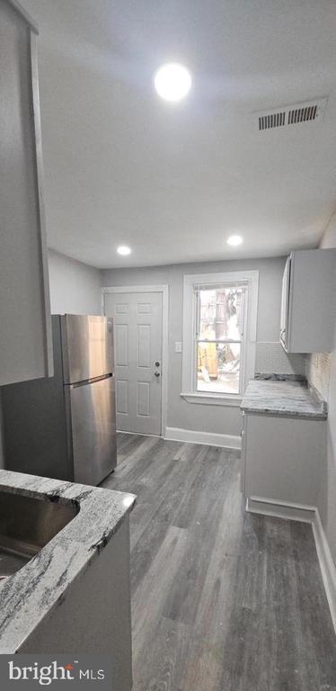 Foto del edificio - 1029 Lancaster Ave