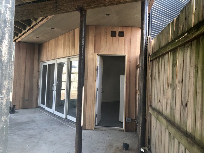Building Photo - 445 Poplar St