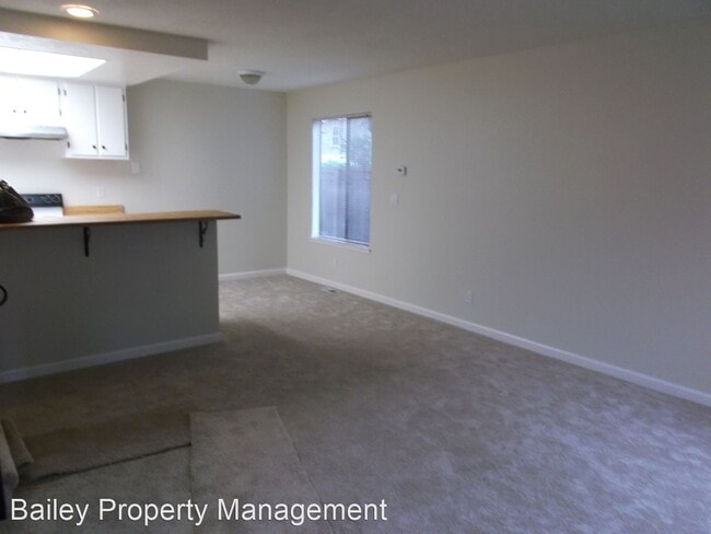 Building Photo - 2 br, 1.5 bath House - 315 Spruce St. Unit 3