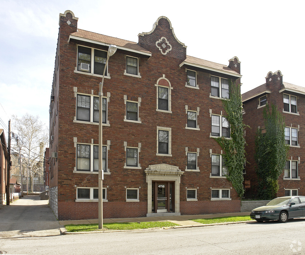 6440 Kings Highway South - Studio Apartments