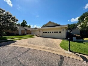 Building Photo - 4013 Westchester Dr