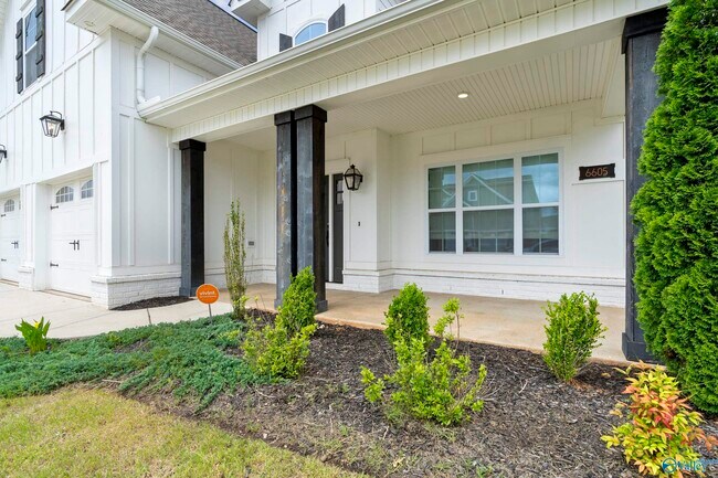 Foto del edificio - 6605 Waxwood Dr