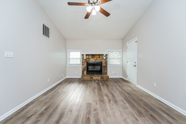 Building Photo - 3320 Revere Cir