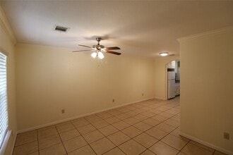 Building Photo - 814 Mobile Dr