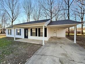 Building Photo - 700 N 14th Ave