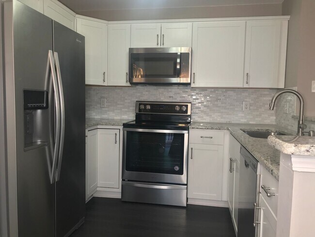 Foto del edificio - COMING SOON! Charming 2-Bed Home in Commerce –Great schools & Community Pool Access!