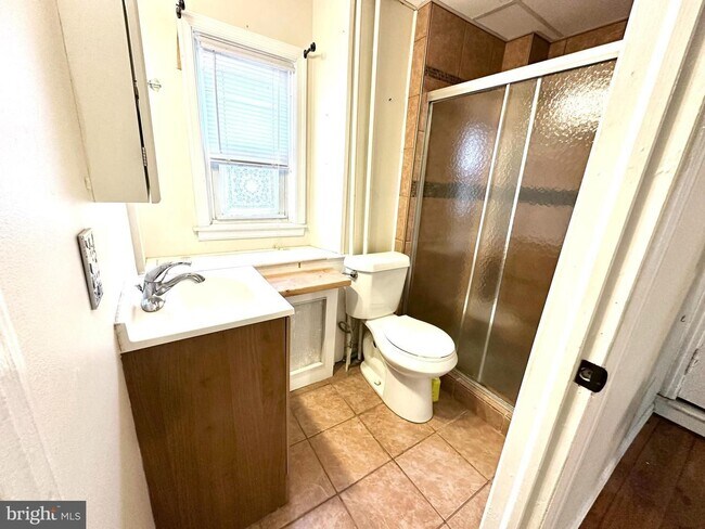 Building Photo - 120 N Bellevue Ave