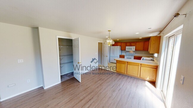 Building Photo - 1243 SE Newgate Dr