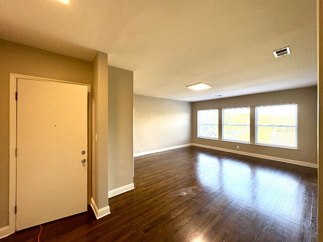 Foto del edificio - 5115 S Drexel Ave