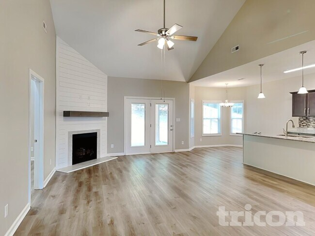 Foto del edificio - 476 Woodtrace Dr
