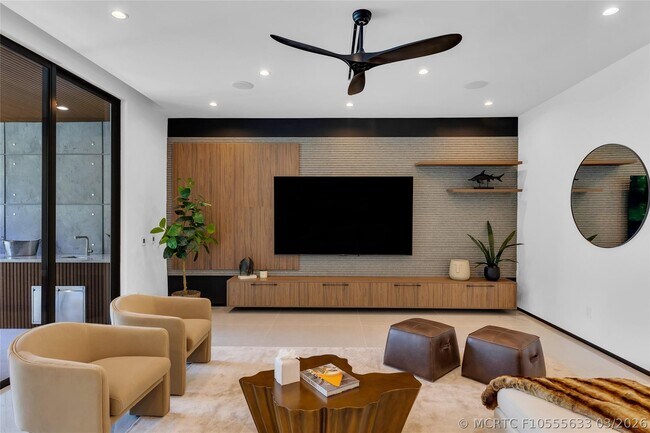 Foto del edificio - 727 NE 17th Way
