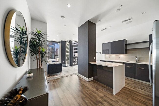 Building Photo - 1211 Caroline St