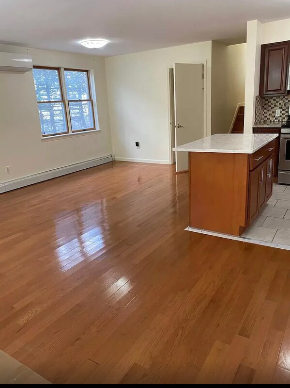 Foto del edificio - 1455 72nd St