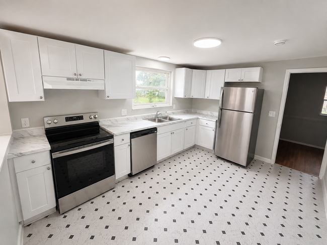 Building Photo - 837 Lafayette Ln