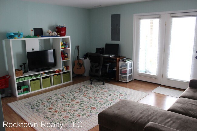 Building Photo - 3 br, 3.5 bath House - 1277 Frost Place