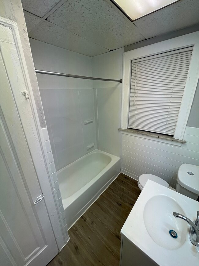 Building Photo - 3633 Dunnica Ave