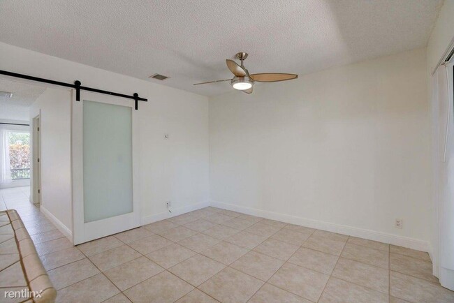 Building Photo - 4 br, 3 bath House - 508 Sandtree Dr