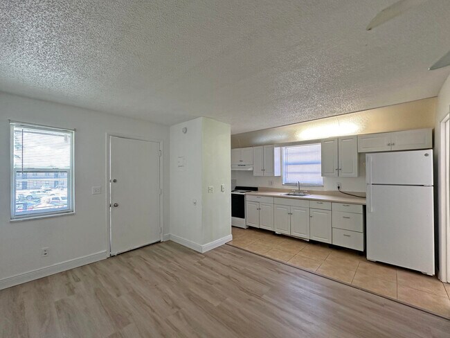 Foto del edificio - 1081 SE Monterey Rd