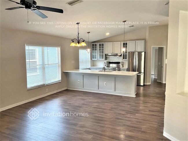 Building Photo - 10624 Navigation Dr