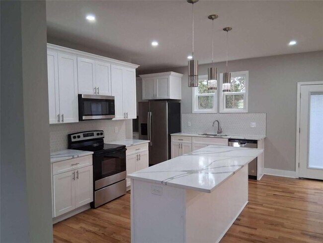 Foto del edificio - 3180 Tackett Rd