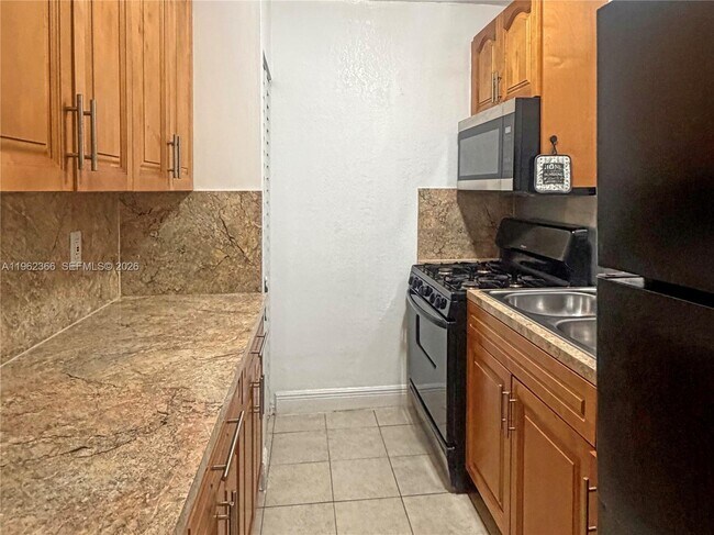 Foto del edificio - 1245 W 24th St