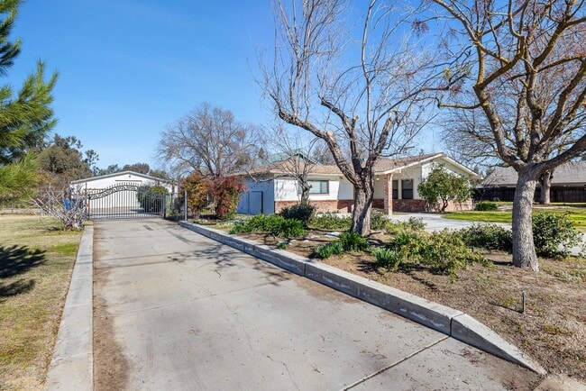 Building Photo - 2485 Bullard Ave.