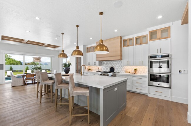 Building Photo - Beautiful Salem House - Parade of Home 2022
