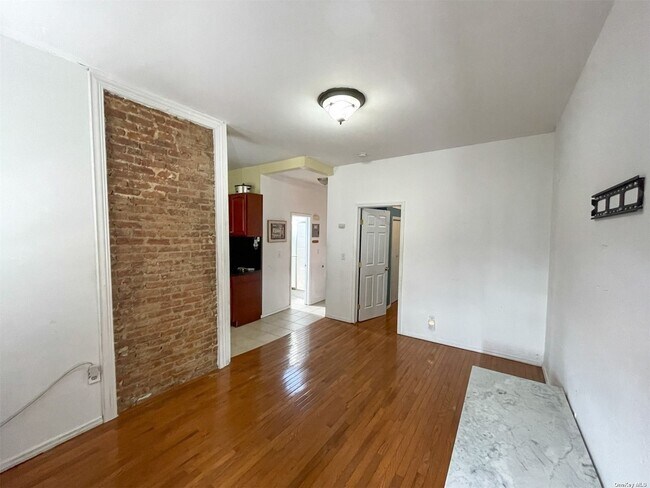 Foto del edificio - 67-57 75th St