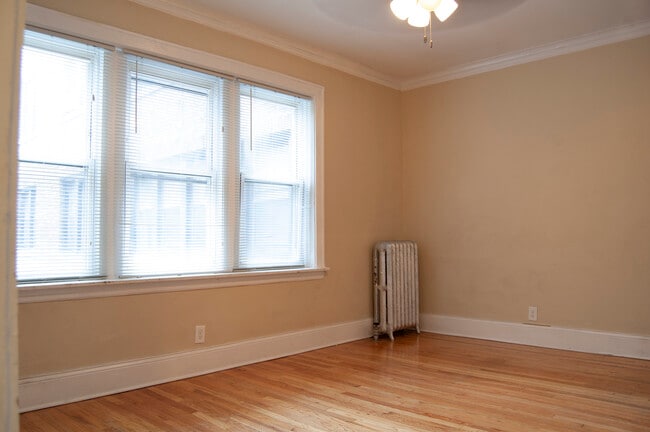 Building Photo - 4819 N Springfield Ave