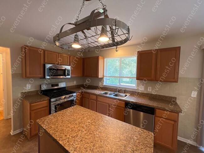 Building Photo - 1615 Stirling Lakes Dr