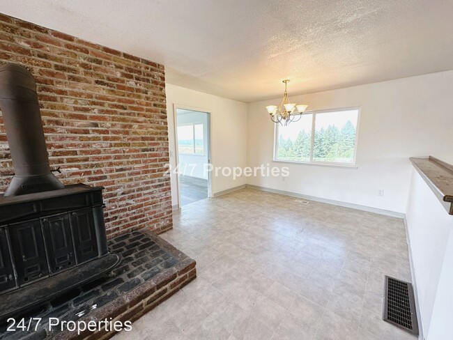 Foto del edificio - 3 br, 3 bath House - 36312 SE Douglass Rd.