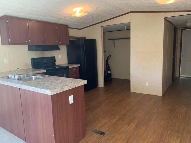 Foto del edificio - 585 S. Old Groveton Road, Lot #1