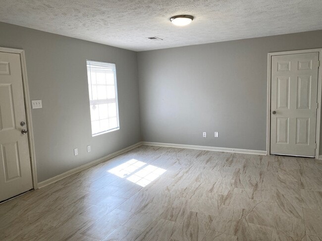 Building Photo - 35 Countryside Dr