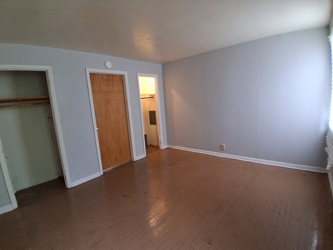 Foto del edificio - 305 N Logan Ave