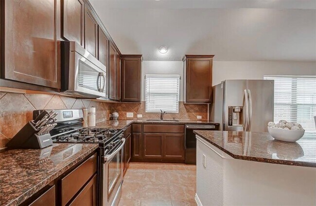 Foto del edificio - 23614 Fairport Harbor Ln