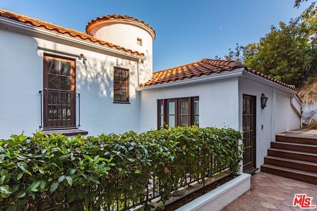 Foto del edificio - 1467 Kings Rd