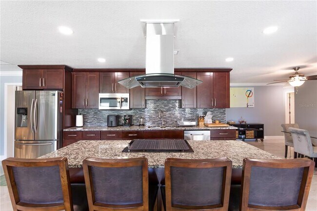 Foto del edificio - 2198 Oak Grove Dr