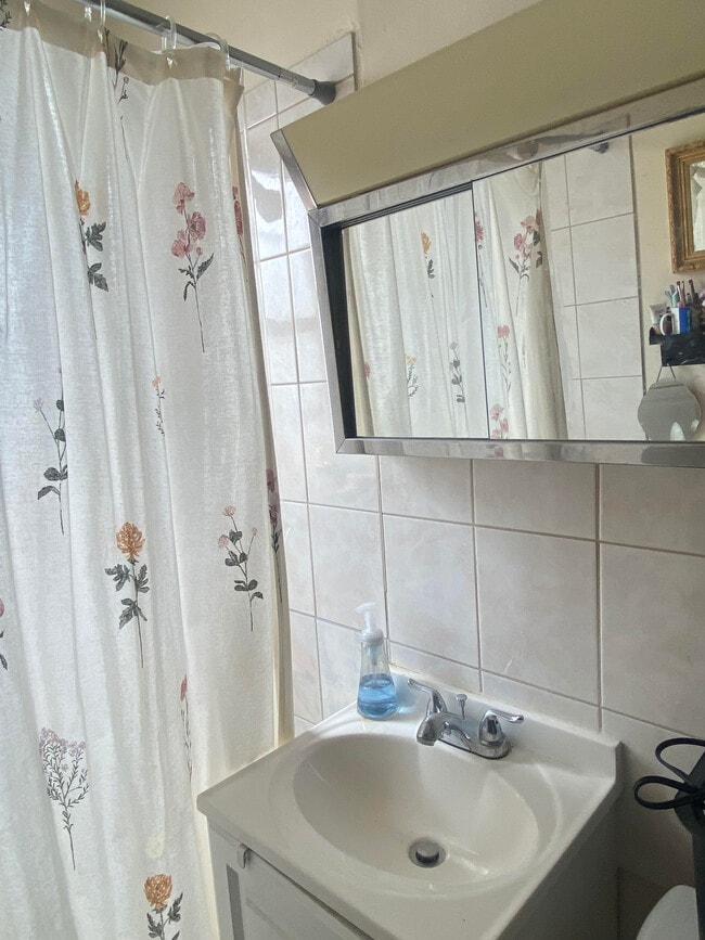 Foto del edificio - 3106 N Haussen Ct