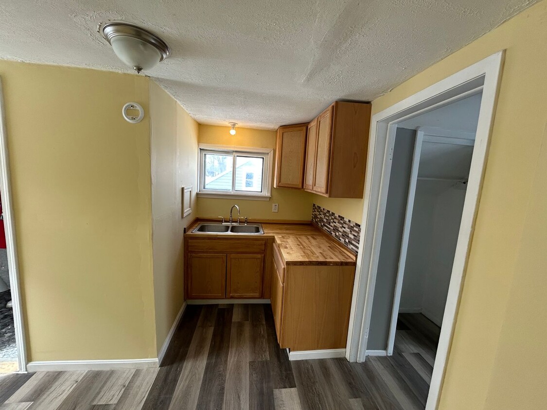 Foto del edificio - 706 E 34th St