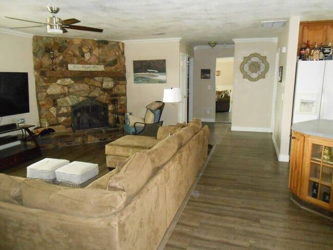 Building Photo - 2770 Diablo Dr